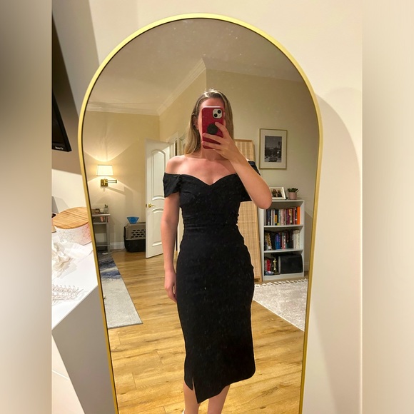 Black Dress - Picture 1 of 7